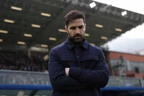 بعد نجاحه مع كومو.. فابريجاس يطرق أبواب كبار أوروبا